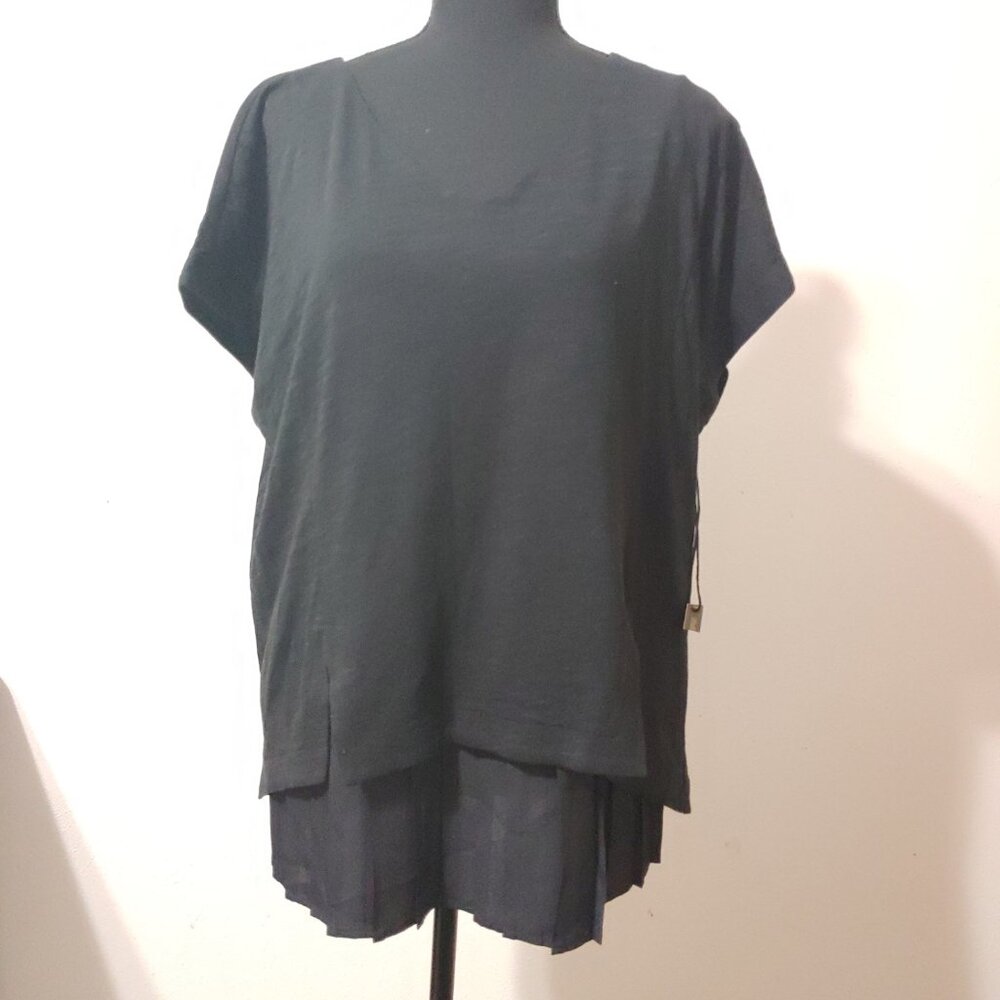 DG2 Diane Gilman Double Layer Pleated underlay V Neck Short Sleeve Blouse